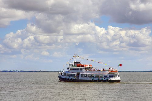 Lisboa Card: Passeios de barco no Tejo